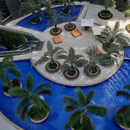 Apartmento Com Piscina Beira Mar